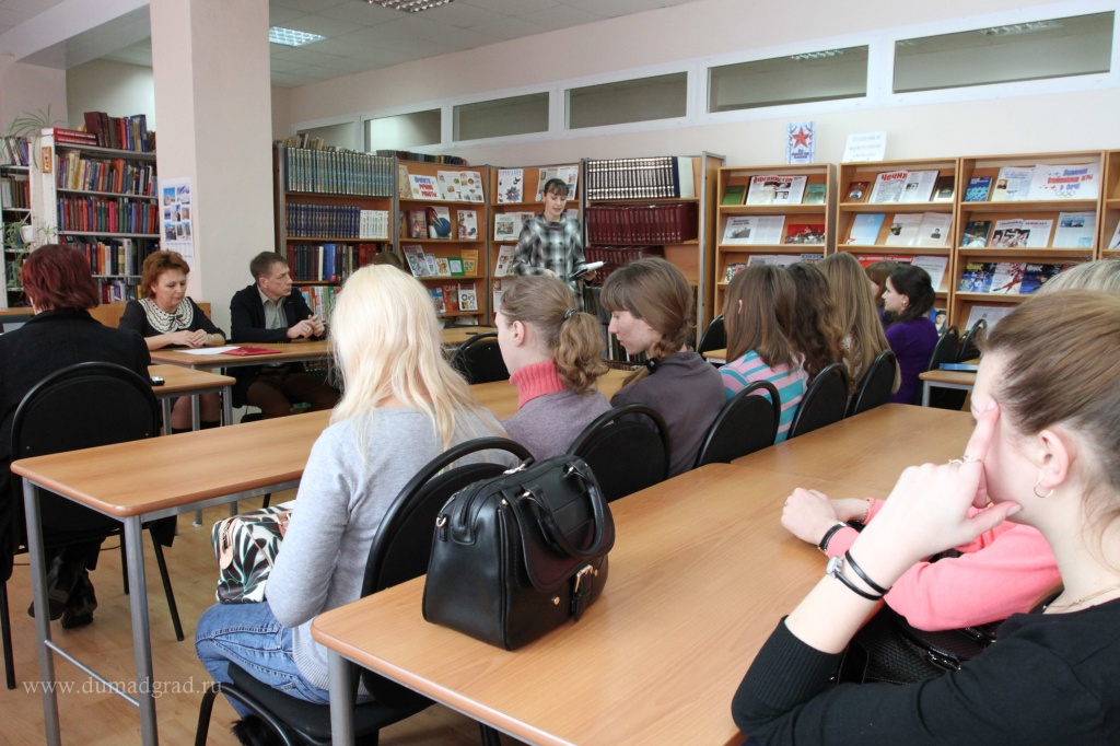 Депутат Порхаев встретился с молодыми избирателями